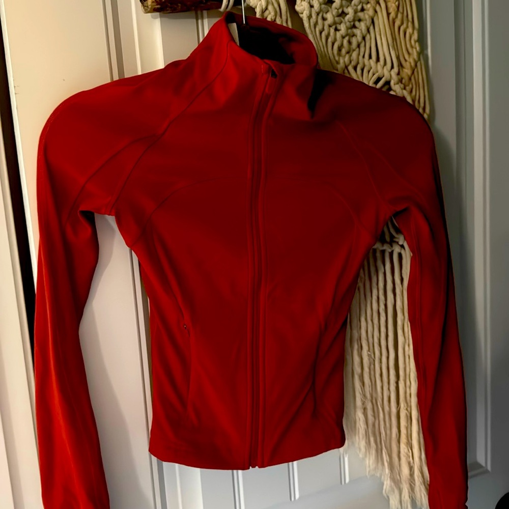 Like new lululemon zip up top size 0